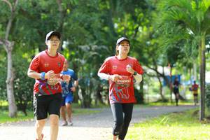 BIB: 0023, 0295
                            <button type="button" onclick="openModal(5129870)" class="btn btn-primary btn-sm float-right btn-popup" data-toggle="modal" data-target=".modal-high-quality">
                        <i class="fas fa-shopping-cart"></i> Add to Cart
                    </button>
                                            <button type="button" onclick="isThisMe(5129870, true)" class="btn btn-success btn-sm float-right btn-popup btn-isme hidden" data-toggle="tooltip" data-placement="bottom" title="นี่คือรูปของคุณใช่ไหม คลิกที่นี่เพื่อเอาเข้าอัลบั้ม">
                        <i class="fas fa-plus"></i> Add to album
                    </button>
                    <button type="button" onclick="isThisMe(5129870, false)" class="btn btn-warning btn-sm float-right btn-popup btn-isnotme hidden">
                        <i class="fas fa-ban"></i> Remove from album
                    </button>